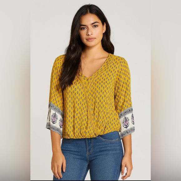 Xhilaration Mustard Blouse with Patterned Sleeves - Picture 1 of 5